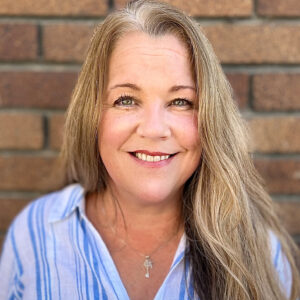 Deborah Chessey Headshot